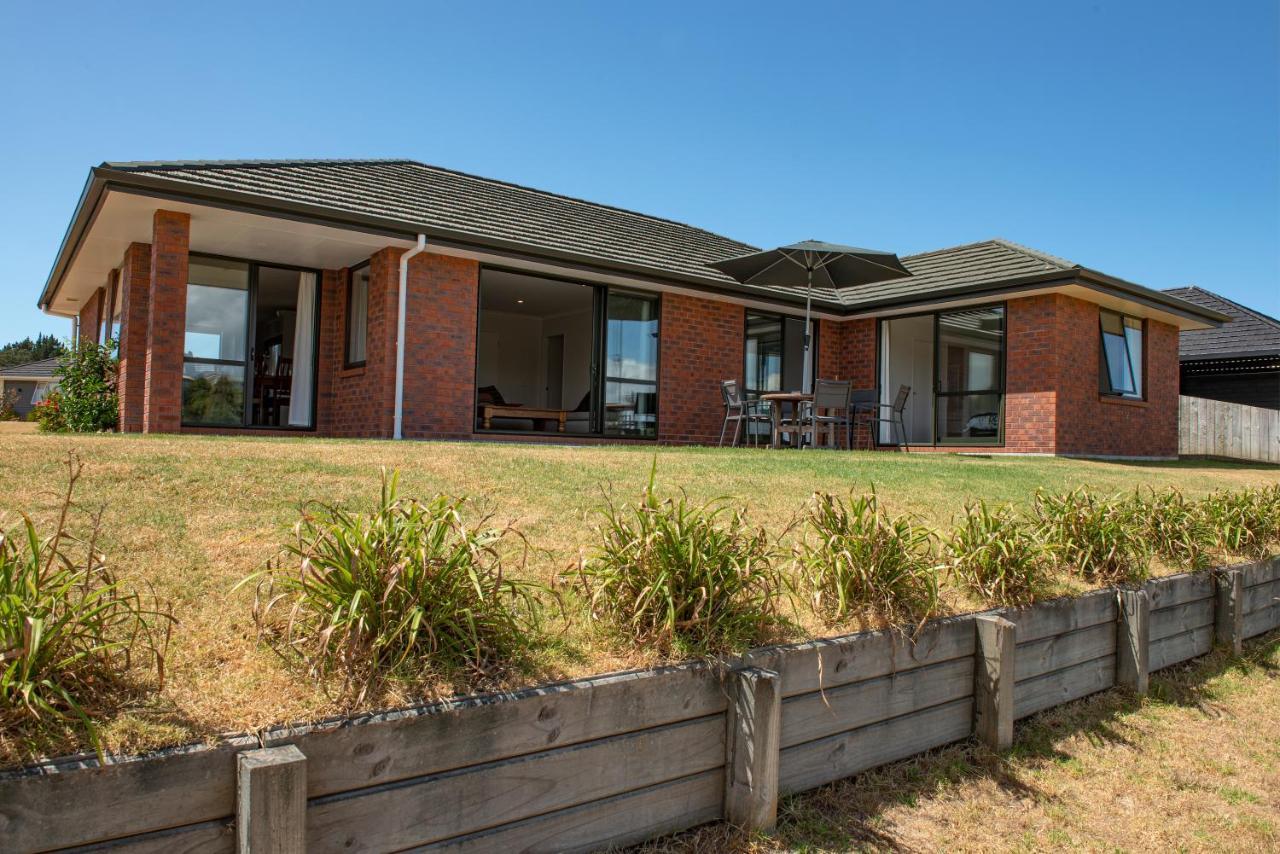The Waterfront Ruakaka - Ruakaka Holiday Home Extérieur photo