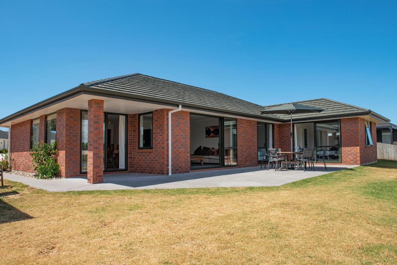 The Waterfront Ruakaka - Ruakaka Holiday Home Extérieur photo