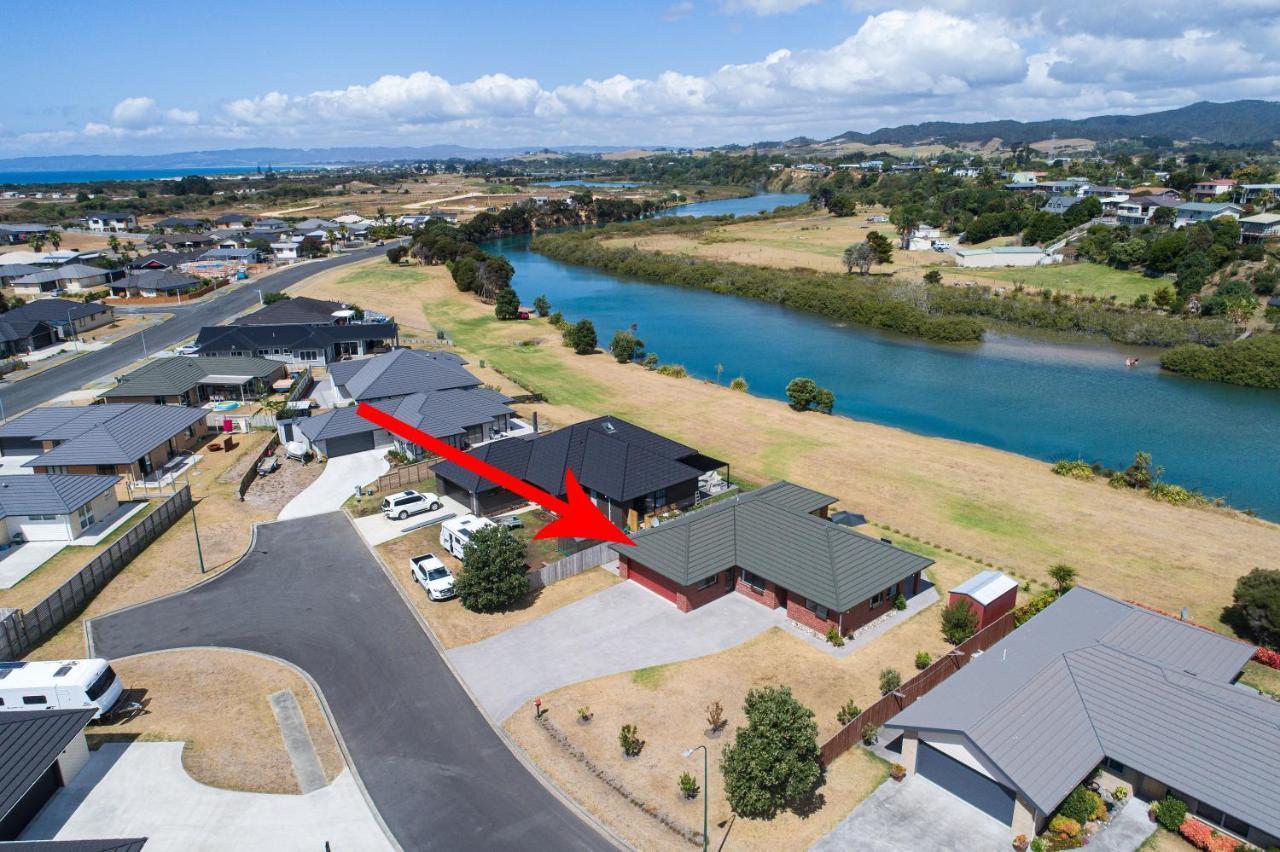 The Waterfront Ruakaka - Ruakaka Holiday Home Extérieur photo