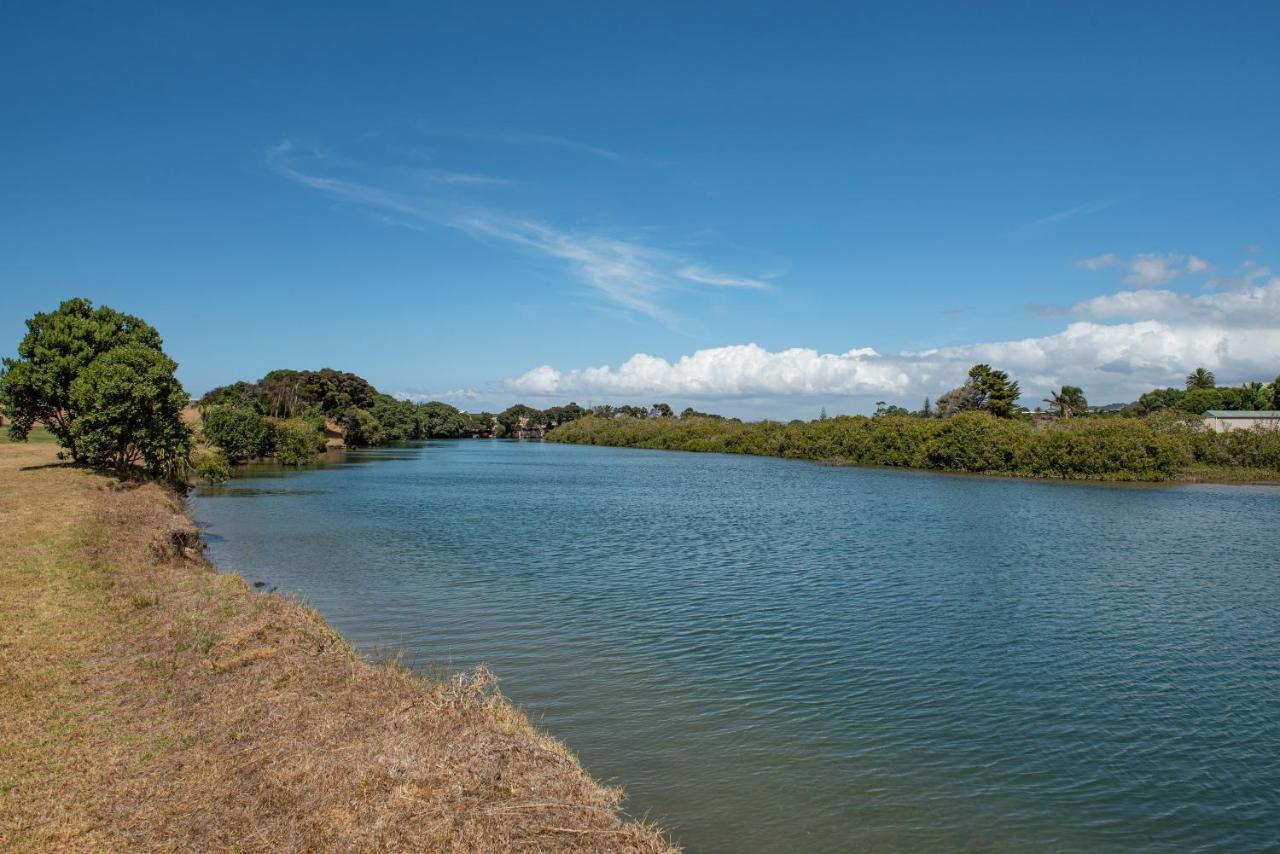 The Waterfront Ruakaka - Ruakaka Holiday Home Extérieur photo