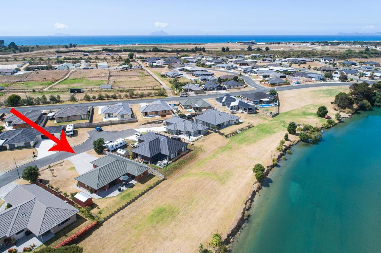 The Waterfront Ruakaka - Ruakaka Holiday Home Extérieur photo